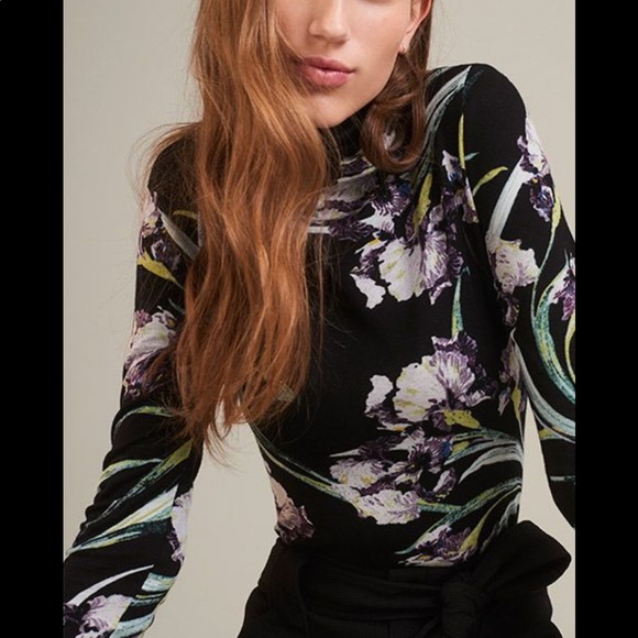 Club Monaco Sweaters - Club Monaco Julie printed turtleneck
